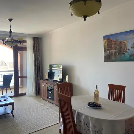 2 Bedroom With 2 Balconies And Sea Views 아파트