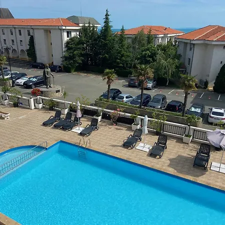 아파트 2 Bedroom With 2 Balconies And Sea Views 스베티 블라스